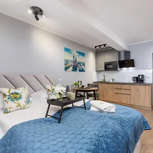 Apartment Underground Kielecka Rondo Mogilskie By Renters, Krakow